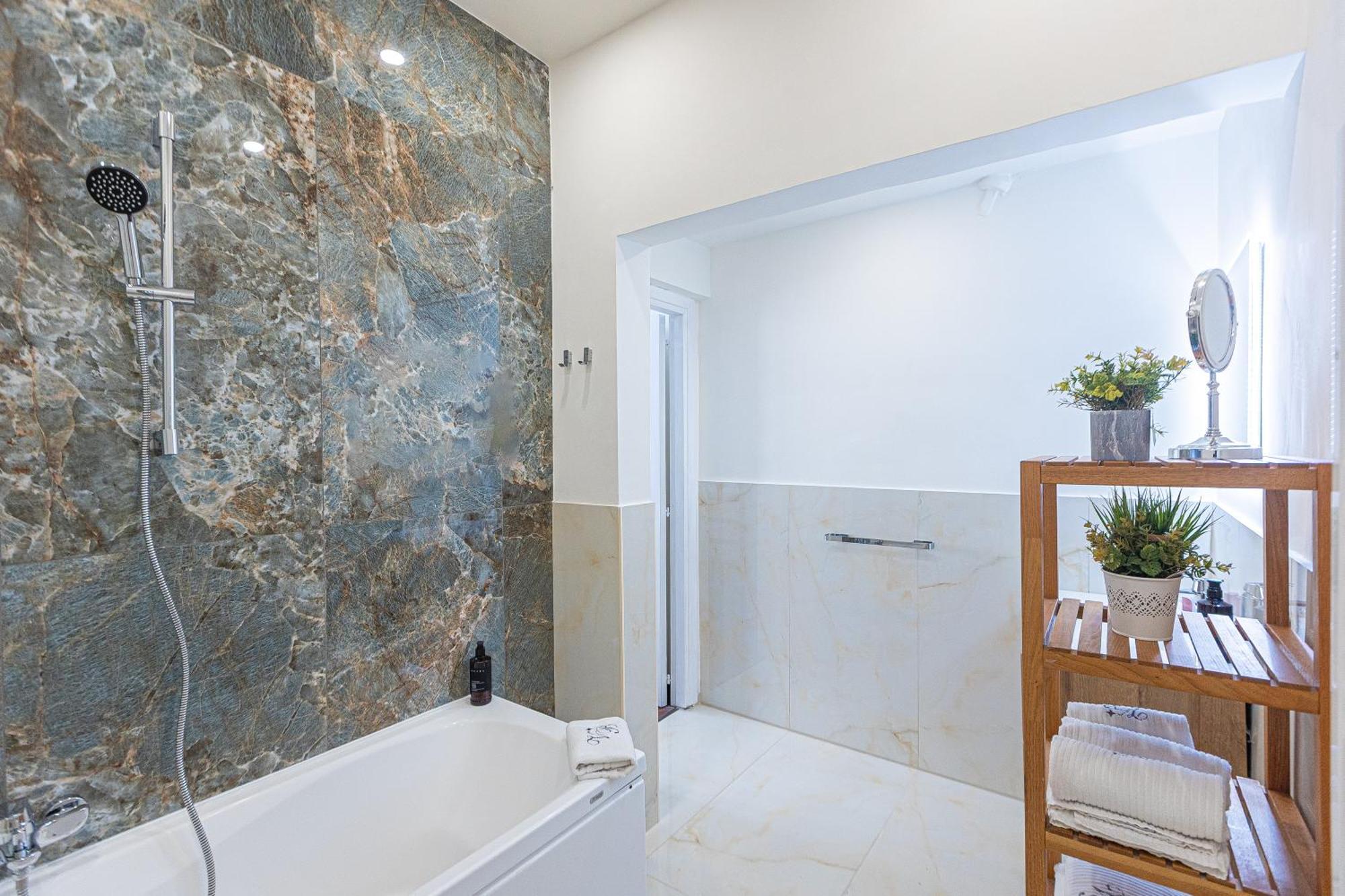 In - Bramante Luxury Lejlighed
